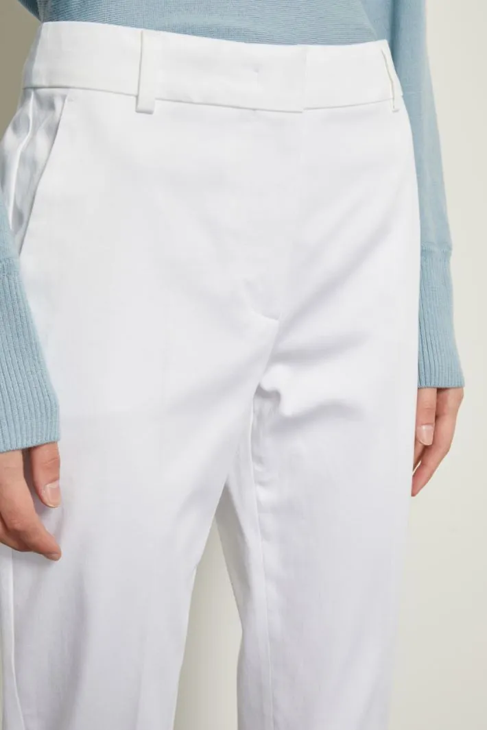 Pantaloni capri in raso di cotone